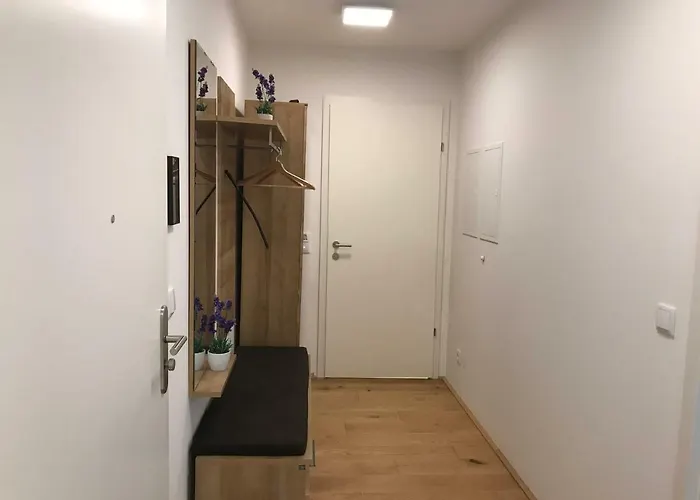 Spacious, Modern 1-bdrm Near Vic & Austria Ctr Vienna