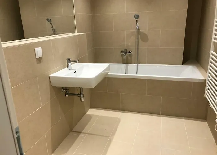 Spacious, Modern 1-bdrm Near Vic & Austria Ctr * Vienna